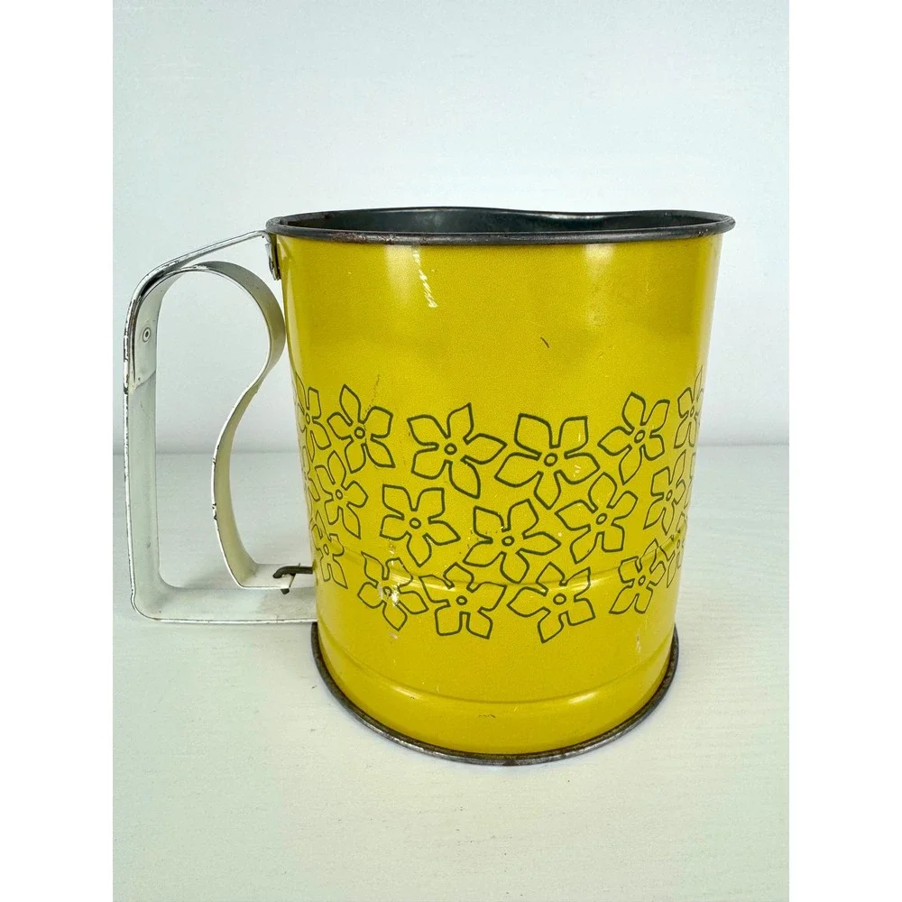 Vintage Androck Yellow Daisy Flour Sifter Retro Farmhouse Kitchen Decor USA Boho